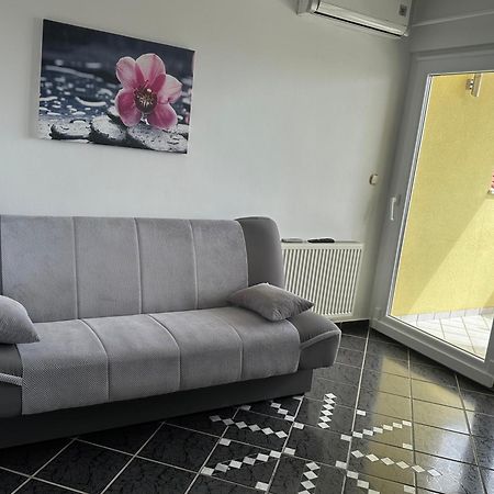 Apartments Jareb Tribunj  Ngoại thất bức ảnh