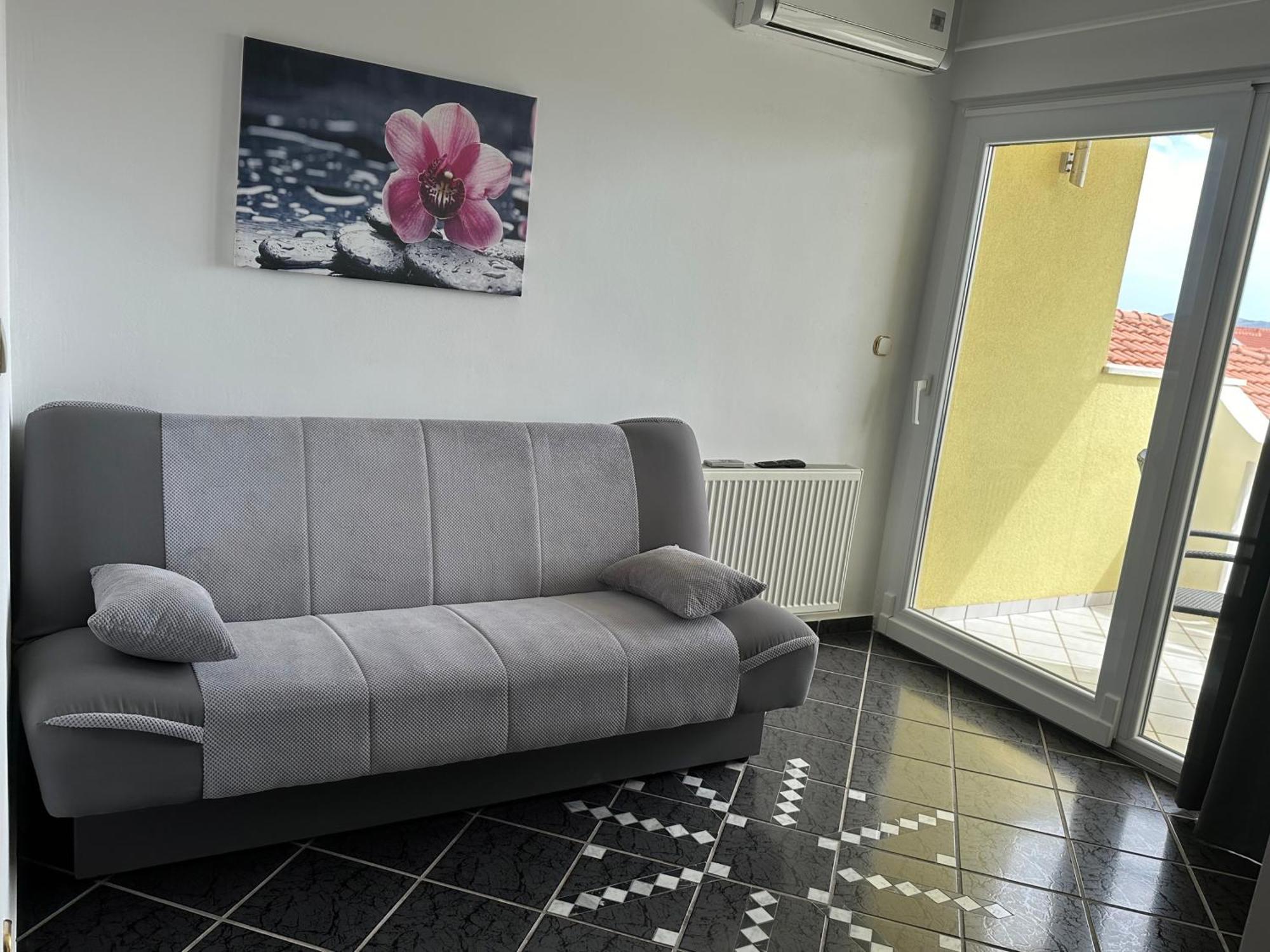 Apartments Jareb Tribunj  Ngoại thất bức ảnh