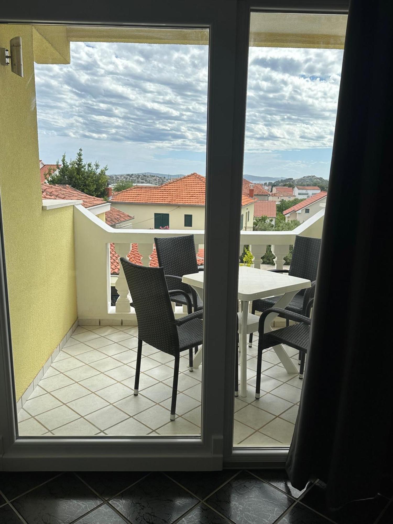 Apartments Jareb Tribunj  Ngoại thất bức ảnh