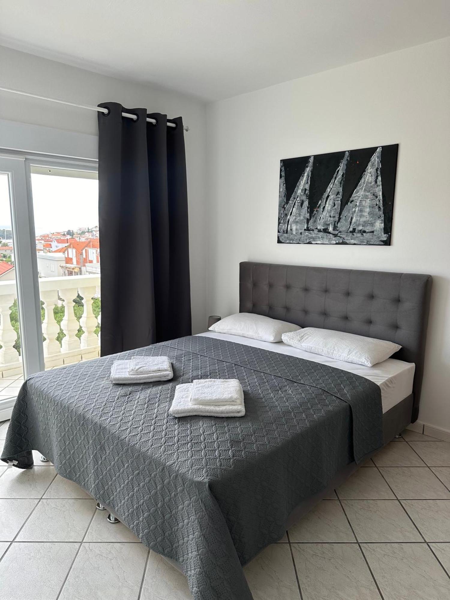Apartments Jareb Tribunj  Ngoại thất bức ảnh