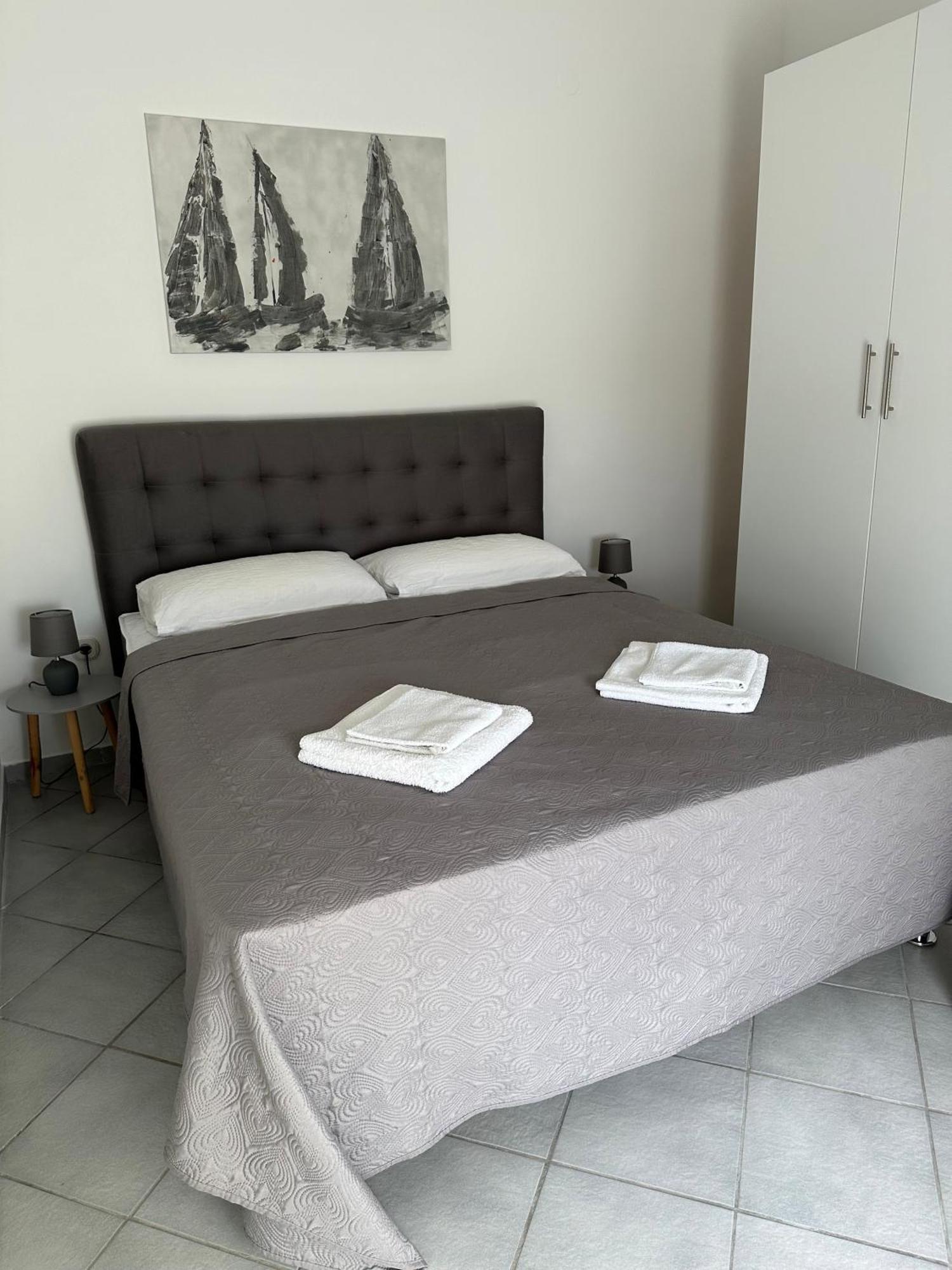 Apartments Jareb Tribunj  Ngoại thất bức ảnh