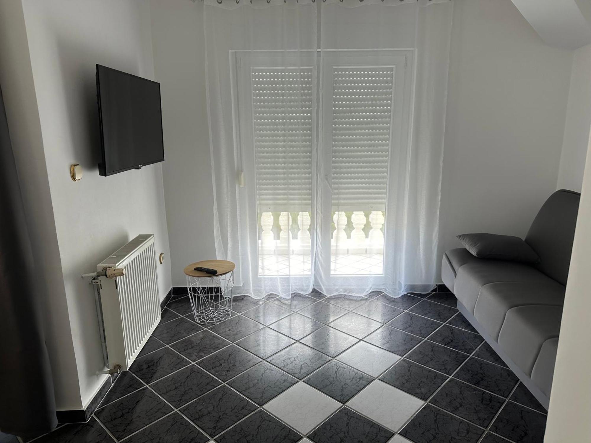 Apartments Jareb Tribunj  Ngoại thất bức ảnh