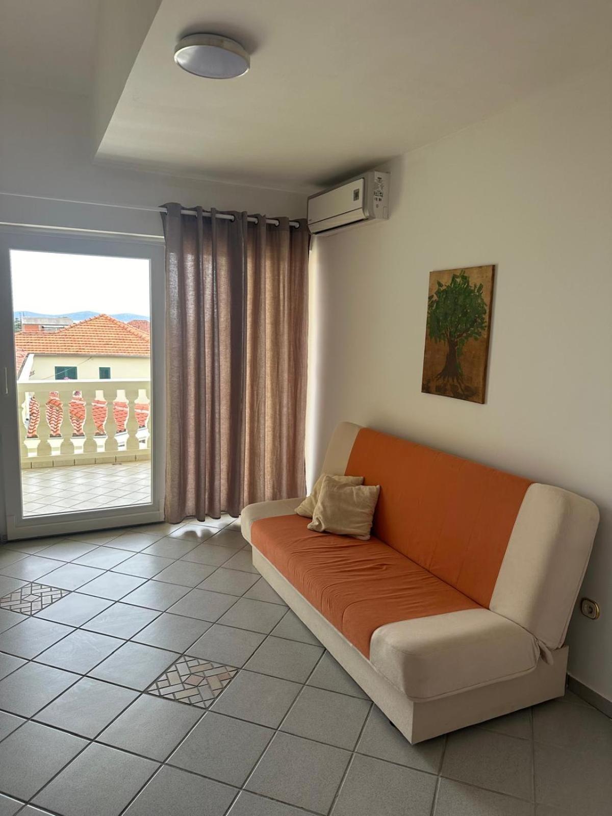 Apartments Jareb Tribunj  Ngoại thất bức ảnh