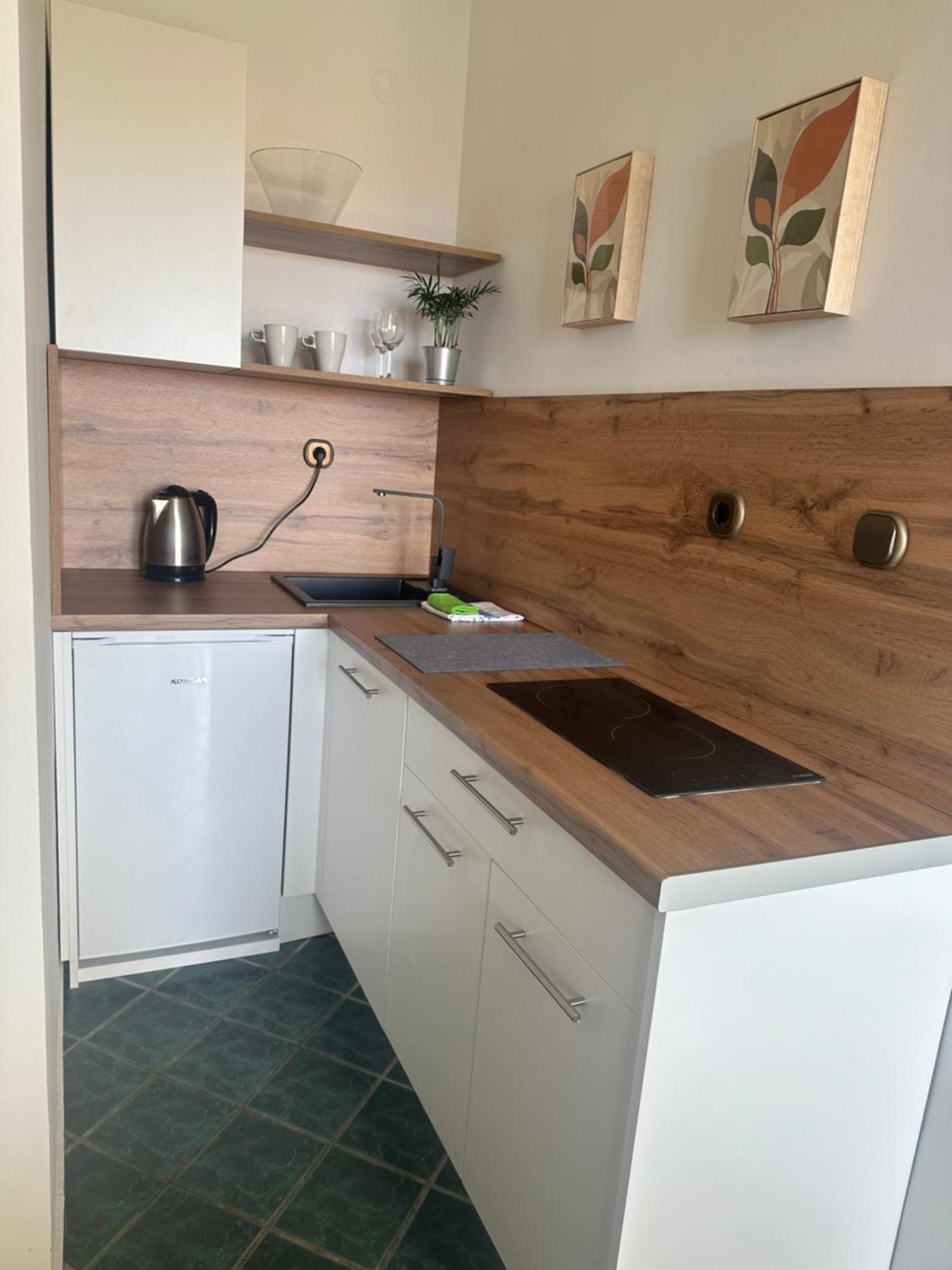 Apartments Jareb Tribunj  Ngoại thất bức ảnh