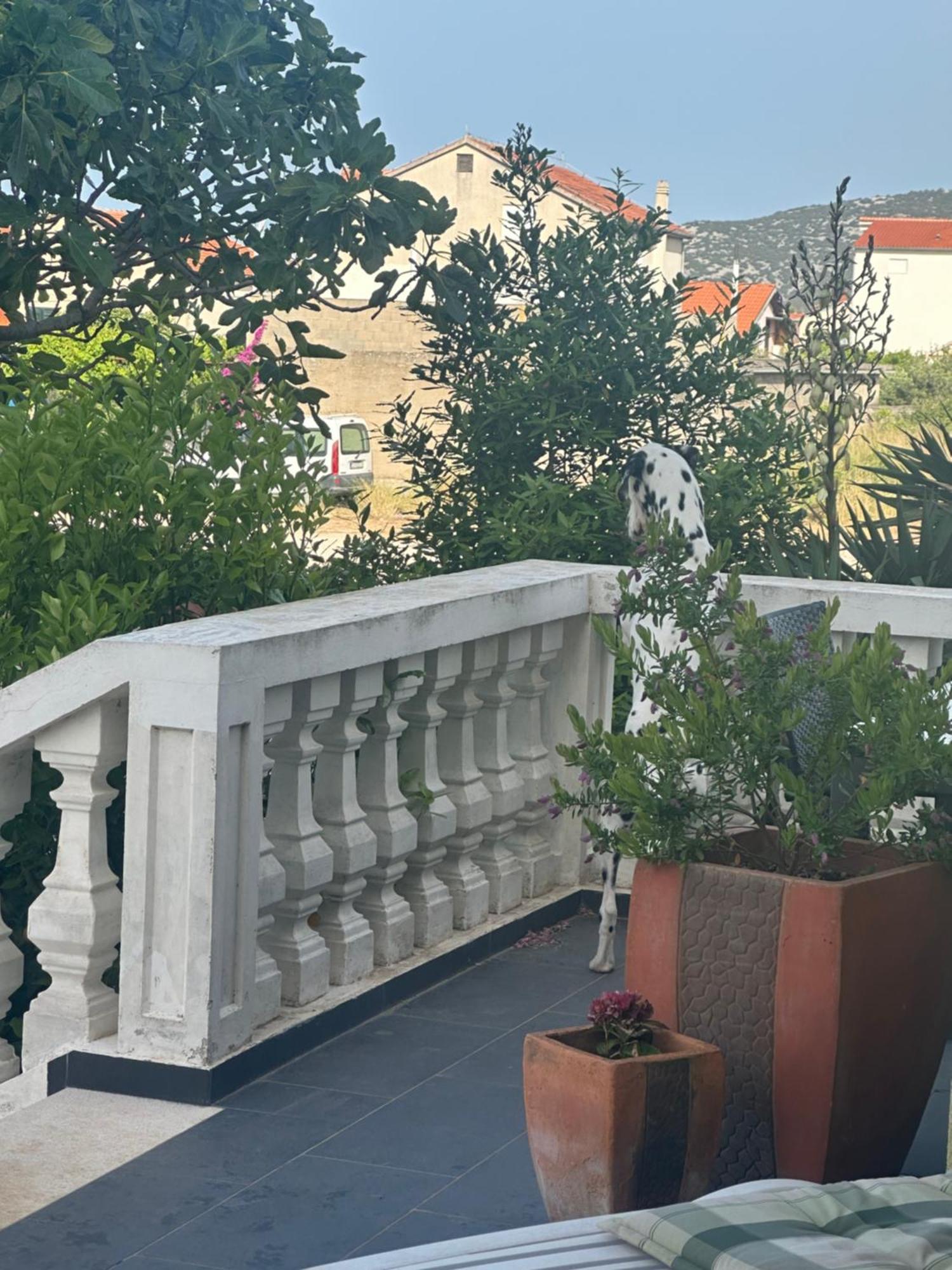 Apartments Jareb Tribunj  Ngoại thất bức ảnh